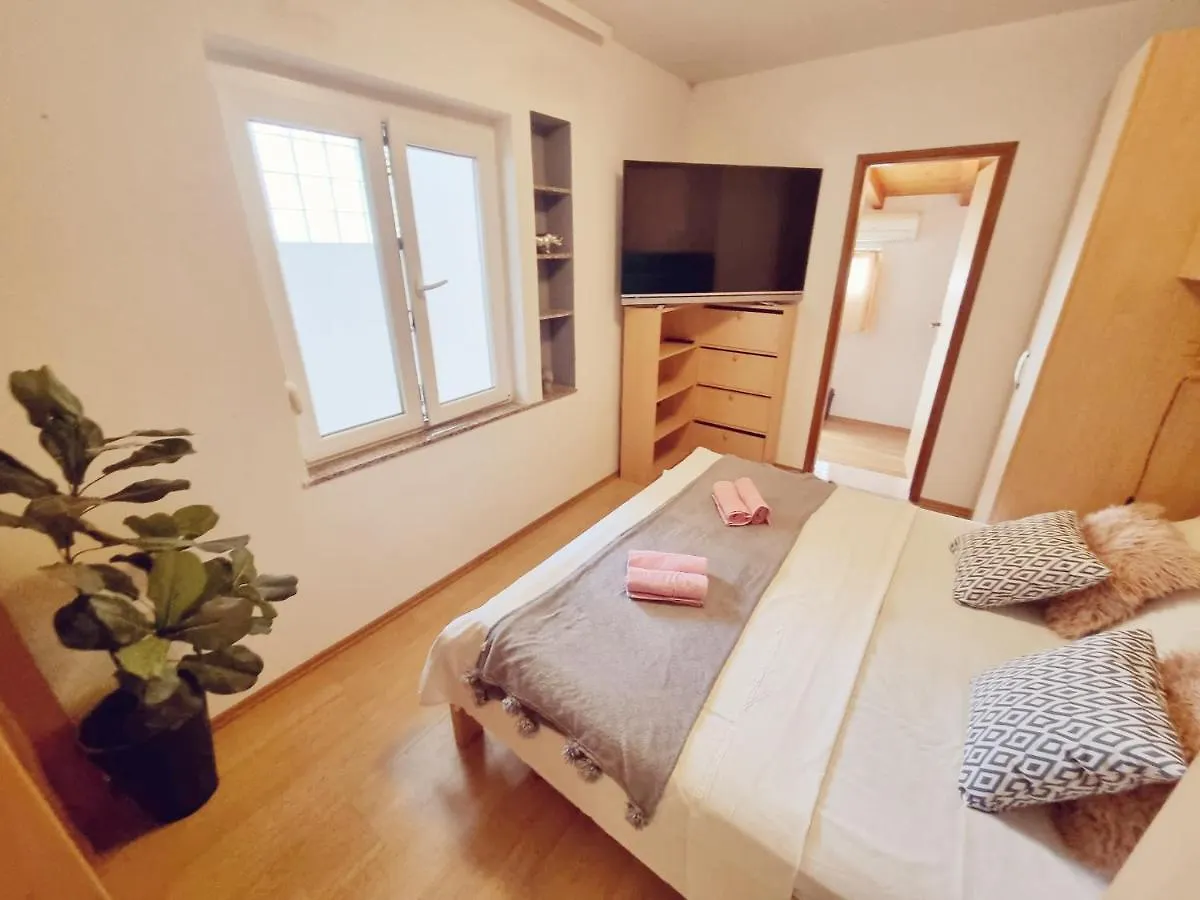 Apartment Vanessa Krk Town